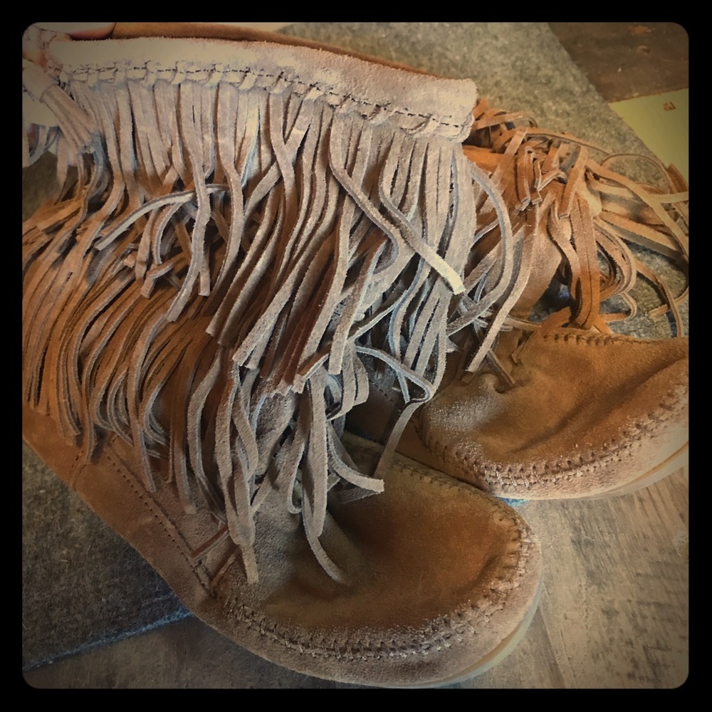 Minnetonka fringe boots